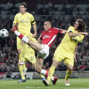 Mikael Silvestre (Arsenal) Gonzalo Rodriguez (Villarreal) Mikael Silvestre (Arsenal) Gonzalo Rodriguez (Villarreal)