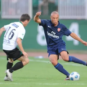 Mikael Silvestre (Arsenal) Maite Skriba (Szombathelyi) Mikael Silvestre (Arsenal) Maite Skriba (Szombathelyi)