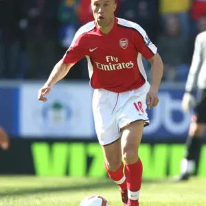 Mikael Silvestre's Dominance: Arsenal Crushes Wigan Athletic 4-1 in Premier League Mikael Silvestre's Dominance: Arsenal Crushes Wigan Athletic 4-1 in Premier League