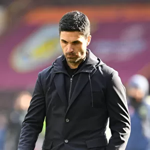Mikel Arteta at Burnley: Arsenal Manager Amid Empty Stands in Premier League Match (Burnley v Arsenal 2021)