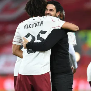 Mikel Arteta Embraces Mo Elneny: Liverpool vs Arsenal in Empty Anfield - Carabao Cup 2020-21
