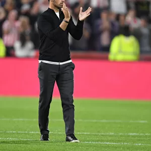 Mikel Arteta Salutes Arsenal Fans: Brentford Community Stadium, 2021-22 Premier League
