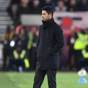 Mikel Arteta Watching Intently: Arsenal vs. West Ham United, Carabao Cup 2023-24