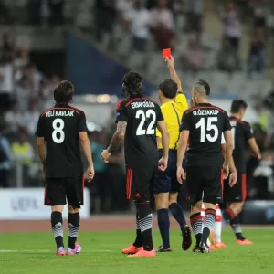 Milorad Mazic Red Cards Aaron Ramsey: Dramatic Moment in Besiktas vs. Arsenal UEFA Champions League Clash Milorad Mazic Red Cards Aaron Ramsey: Dramatic Moment in Besiktas vs. Arsenal UEFA Champions League Clash