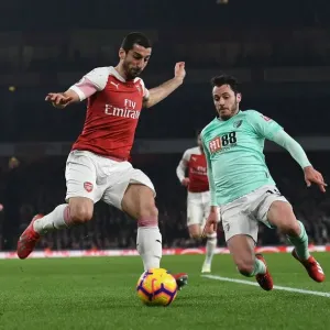 Mkhitaryan vs Smith: Intense Battle at Emirates Stadium - Arsenal vs Bournemouth, Premier League 2018-19