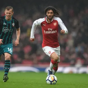 Mohamed Elneny: Arsenal's Midfield Maestro in Action Against Southampton, Premier League 2017-18