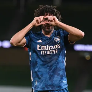Mohamed Elneny Scores as Arsenal Secures UEFA Europa League Victory over Dundalk FC Mohamed Elneny Scores as Arsenal Secures UEFA Europa League Victory over Dundalk FC