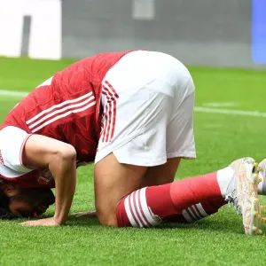 Mohamed Elneny Scores the Winning Goal: Arsenal Secures Victory Over Newcastle in Empty St. James Park