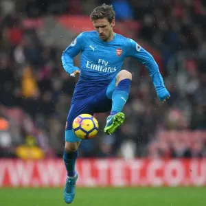 Nacho Monreal in Action: Southampton vs Arsenal, Premier League 2017-18