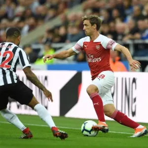 Nacho Monreal (Arsenal) DeAndre Yedlin (Newcastle). Newcastle United 1: 2 Arsenal