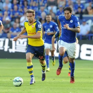 Nacho Monreal (Arsenal) Leonardo Ulloa (Leicester). Leicester City 1: 1 Arsenal. Barclays