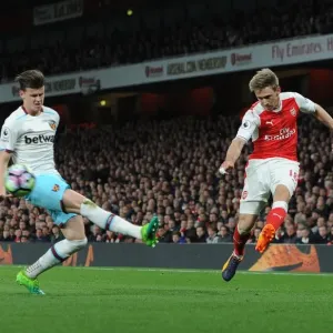 Nacho Monreal (Arsenal) Sam Byram (West Ham). Arsenal 3: 0 West Ham United. Premier League Nacho Monreal (Arsenal) Sam Byram (West Ham). Arsenal 3: 0 West Ham United. Premier League