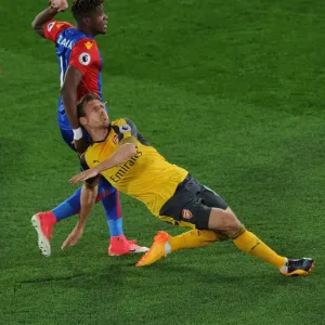 Nacho Monreal (Arsenal) Wilfred Zaha (Palace). Crystal Palace 3: 0 Arsenal. Premier League Nacho Monreal (Arsenal) Wilfred Zaha (Palace). Crystal Palace 3: 0 Arsenal. Premier League