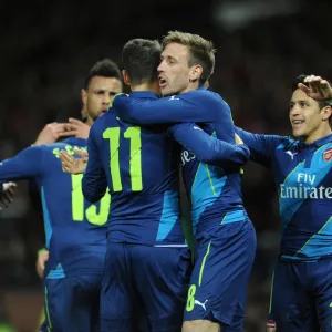 Nacho Monreal celebrates scoring Arsenals 1st goal with Mesut Ozil. Manchester United 1: 2 Arsenal