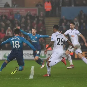 Nacho Monreal Scores for Arsenal against Swansea City, Premier League 2017-18 Nacho Monreal Scores for Arsenal against Swansea City, Premier League 2017-18