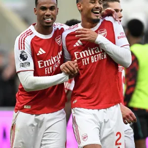 Newcastle United v Arsenal - Premier League Newcastle United v Arsenal - Premier League