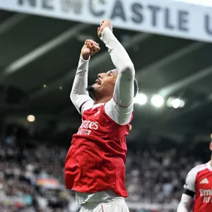 Newcastle United v Arsenal - Premier League Newcastle United v Arsenal - Premier League