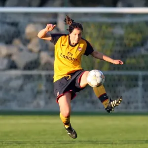 Niamh Fahey in Action: Arsenal Crushes Neulengbach 6-0 in UEFA Cup Niamh Fahey in Action: Arsenal Crushes Neulengbach 6-0 in UEFA Cup