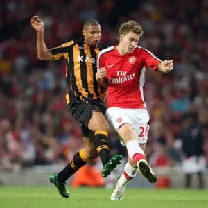 Nicklas Bendtner (Arsenal) Daniel Cousin (Hull) Nicklas Bendtner (Arsenal) Daniel Cousin (Hull)