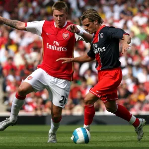 Nicklas Bendtner (Arsenal) Jerome Rothen (PSG)