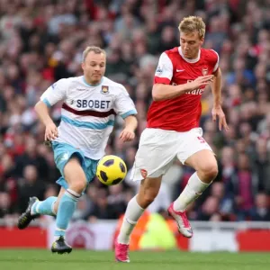 Nicklas Bendtner (Arsenal) Lars Jacobsen (West Ham). Arsenal 1: 0 West Ham United