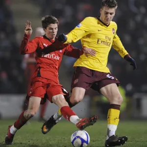 Nicklas Bendtner (Arsenal) Tommy Carroll (Orient). Leyton Orient 1: 1 Arsenal