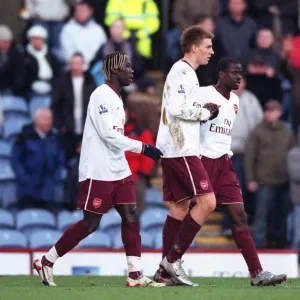 Nicklas Bendtner celebrates scoring Arsenals 2nd goal with Bacary Sagna Nicklas Bendtner celebrates scoring Arsenals 2nd goal with Bacary Sagna