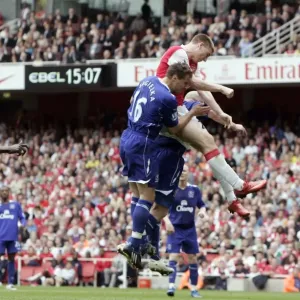 Nicklas Bendtner scores Arsenals goal under pressure from Phil Jagielka (Everton)
