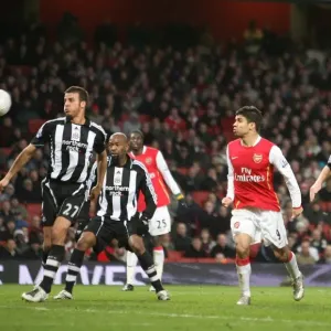 Nicky Butt (Newcastle United) heads past Shay Given to score an own goal