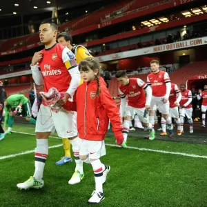 Nico Yennaris (Arsenal) with the mascot. Arsenal U19 1: 0 CSKA Moscow U19. NextGen Series