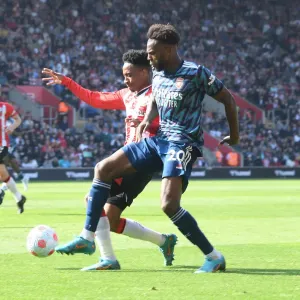 Nuno Tavares vs. Kyle Walker-Peters: Battle at St. Mary's - Southampton vs. Arsenal, Premier League 2021-22