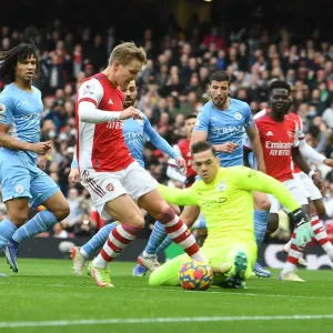 Odegaard vs Ederson: A Premier League Battle at Emirates Stadium - Arsenal vs Manchester City