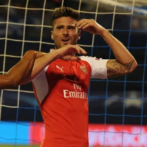 Olivier Giroud in Action: Arsenal vs. Dinamo Zagreb, 2015-16 UEFA Champions League