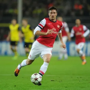 Olivier Giroud in Action: Arsenal vs. Borussia Dortmund, UEFA Champions League (2013-14)