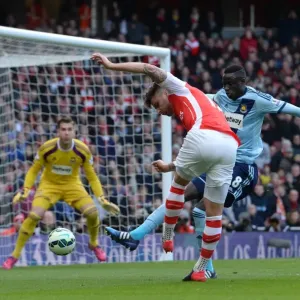 Olivier Giroud (Arsenal), Cheikhou Kouyate (West Ham). El Arsenal ganó con un marcador de 3 goles a cero contra el West Ham United