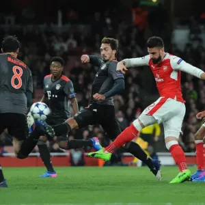 Olivier Giroud (Arsenal) Mats Hummels (Bayern) Olivier Giroud (Arsenal) Mats Hummels (Bayern)