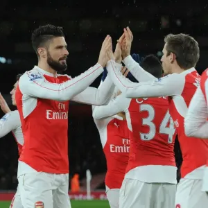 Olivier Giroud Gears Up for Arsenal vs Swansea City Clash in Premier League (2015-16)