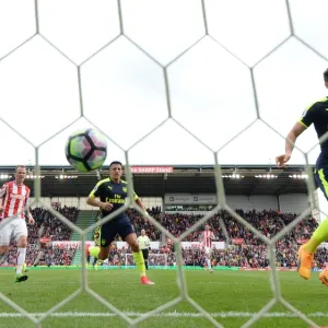 Olivier Giroud scores his and Arsenals 1st goal. Stoke City 1: 4 Arsenal. Premier League