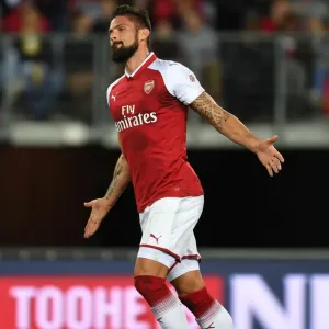 Olivier Giroud Scores His Second: Arsenal's Triumph over Western Sydney Wanderers in Sydney, 2017
