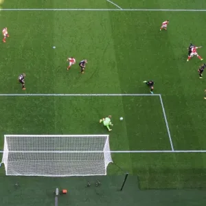 Oxlade-Chamberlain Scores Arsenal's Second Goal Against Liverpool (2016-17)