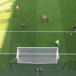 Oxlade-Chamberlain Scores Arsenal's Second Goal Against Liverpool (2016-17) - Emirates Stadium