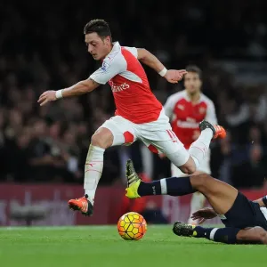 Ozil vs. Dembele: Intense Rivalry Unfolds - Arsenal vs. Tottenham (2015-16) Premier League Clash Ozil vs. Dembele: Intense Rivalry Unfolds - Arsenal vs. Tottenham (2015-16) Premier League Clash