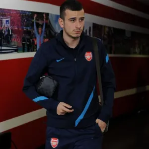 Ozzy Ozyakup (Arsenal). Arsenal 3: 0 AC Milan. UEFA Champions League. 1st Knock Out Round, 2nd Leg Ozzy Ozyakup (Arsenal). Arsenal 3: 0 AC Milan. UEFA Champions League. 1st Knock Out Round, 2nd Leg