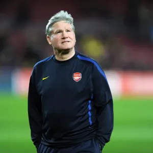 Pat Rice (Arsenal Assistant Manager). Barcelona 3: 1 Arsenal. UEFA Champions League