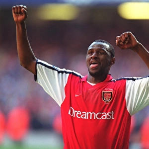 Patrick Vieira salutes the Arsenal fans after the match