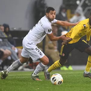 Pepe Clashes with Tapsoba: Vitoria Guimaraes vs. Arsenal, UEFA Europa League, Group F