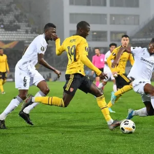 Pepe Crosses Under Pressure: Arsenal vs. Vitoria Guimaraes, UEFA Europa League (Group F) Pepe Crosses Under Pressure: Arsenal vs. Vitoria Guimaraes, UEFA Europa League (Group F)