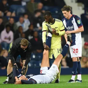 Pepe and Reach Show Sportsmanship: West Bromwich Albion vs. Arsenal in Carabao Cup Pepe and Reach Show Sportsmanship: West Bromwich Albion vs. Arsenal in Carabao Cup