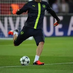 Petr Cech in Action: Arsenal vs. Paris Saint-Germain, UEFA Champions League 2016-17
