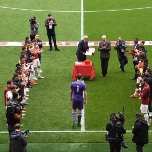 Pierre Céch (Arsène Wenger, Arsenal FC), gardien de l'honneur